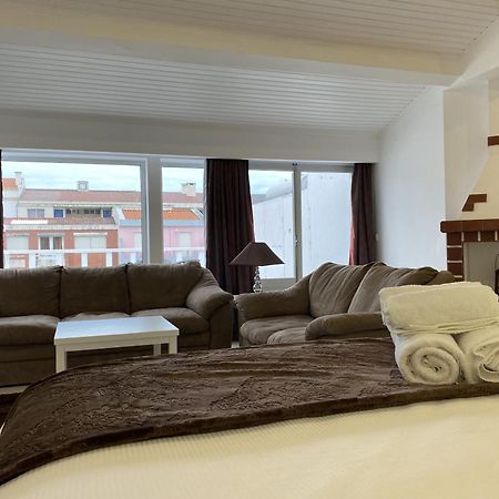 The Rock Guest House 蓬塔德尔加达 外观 照片