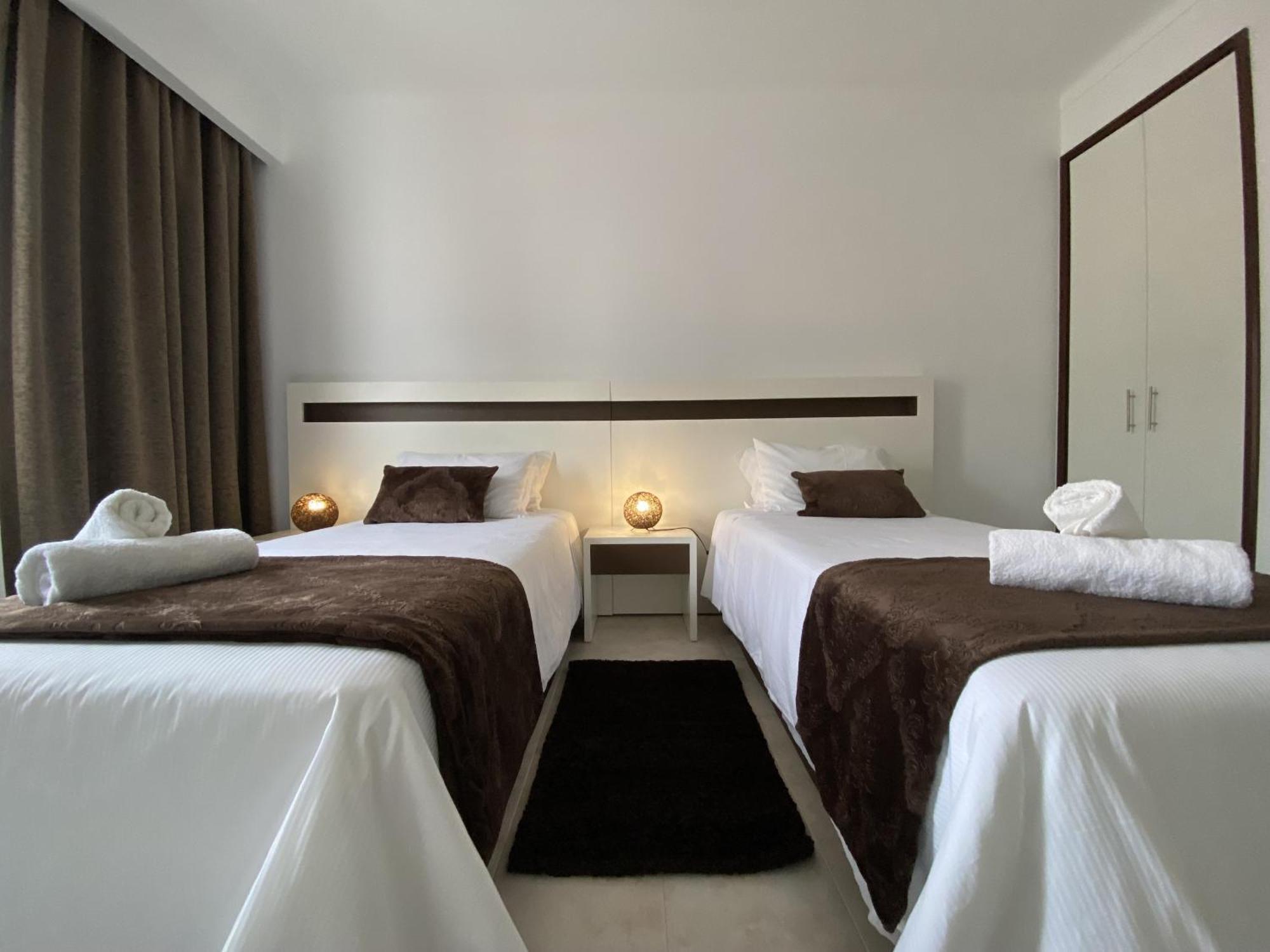The Rock Guest House 蓬塔德尔加达 外观 照片