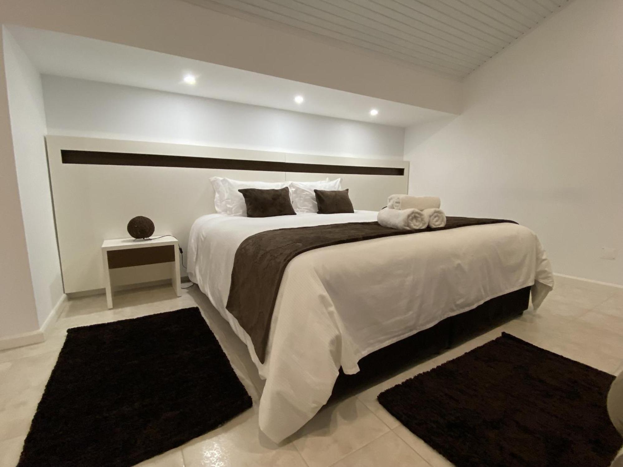 The Rock Guest House 蓬塔德尔加达 外观 照片