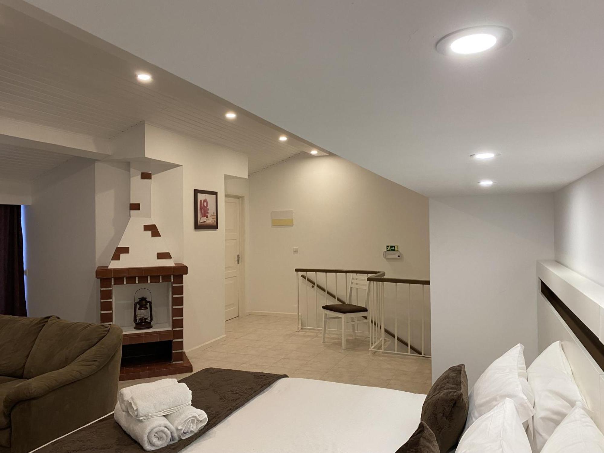 The Rock Guest House 蓬塔德尔加达 外观 照片